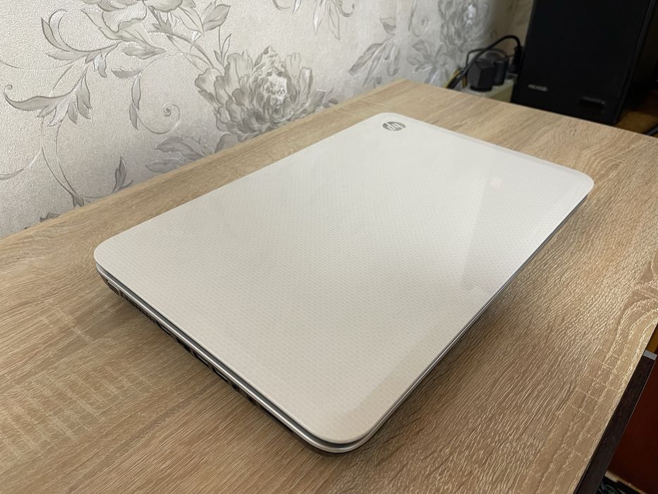 HP Pavilion g6 15.6" / AMD A4 / 4GB RAM / 500 GB / Батарея 4 години