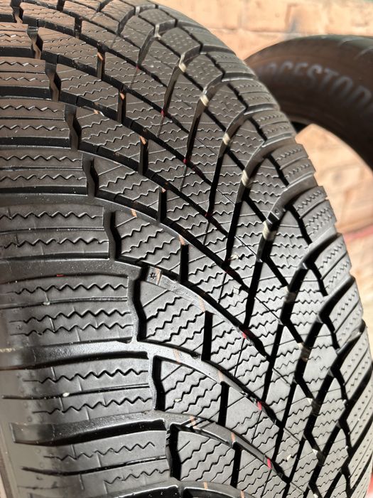 Одиночка Розпаровка Шина Зимова !!!25рік!!! 215/45R20 Bridgestone