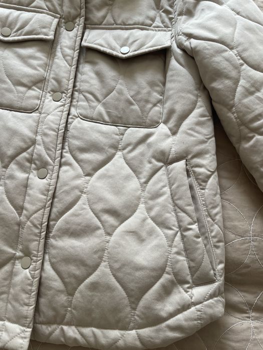 Куртка жіноча .