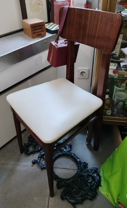 Conjunto de Cadeira e banco vintage