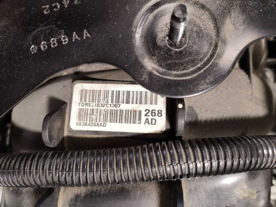 Jeep Wagoneer 2022 – kompletny silnik 5.7L z defektem.