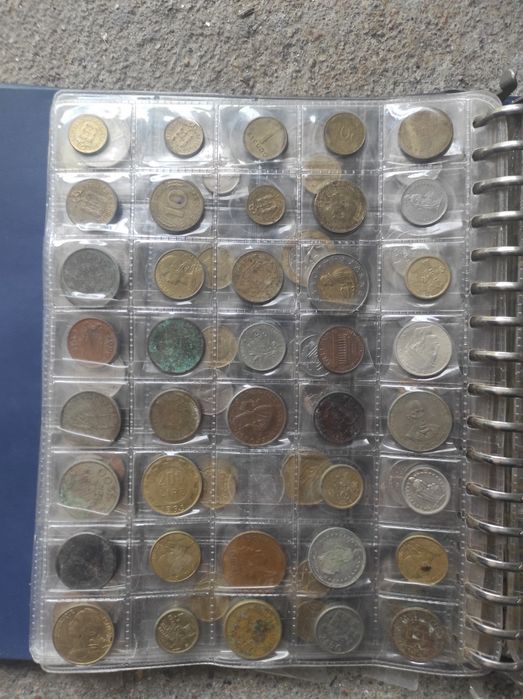 Conjunto de moedas antigas