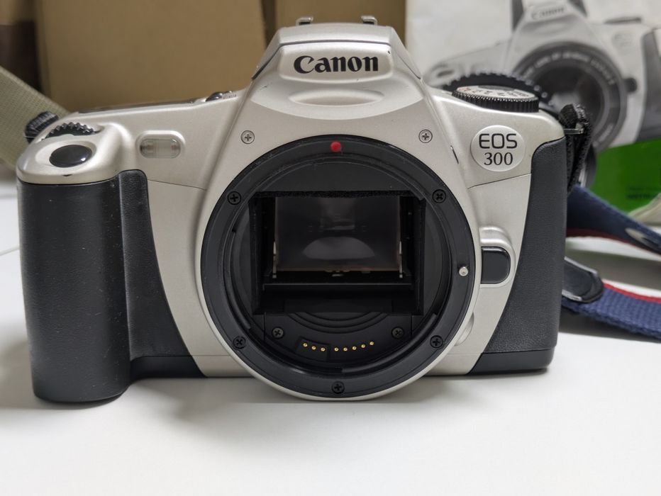 Canon EOS 300 + Lente 70-300 + Mala