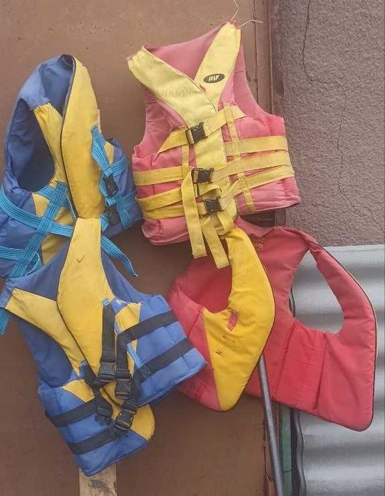 Спасательный жилет 4шт.