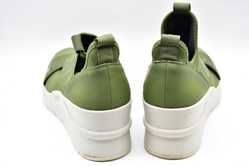 Sneakersy DKNY
Slip In  roz. 42