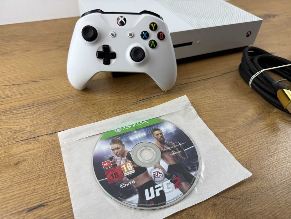 Konsola Xbox One S 1000GB + pad, wersja NA PŁYTY, komplet kabli - GRY