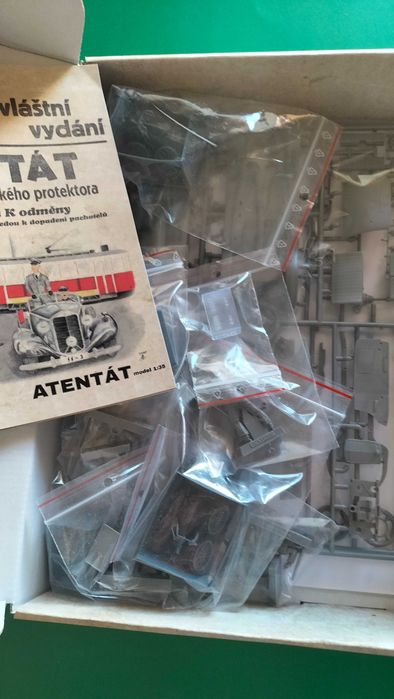 Escala 1:35 - Assassinato de Reinhard Heydrich em 1942 - Em plástico e resina, com carro e figuras. Compatível com kits Tamiya, Dragon, etc.