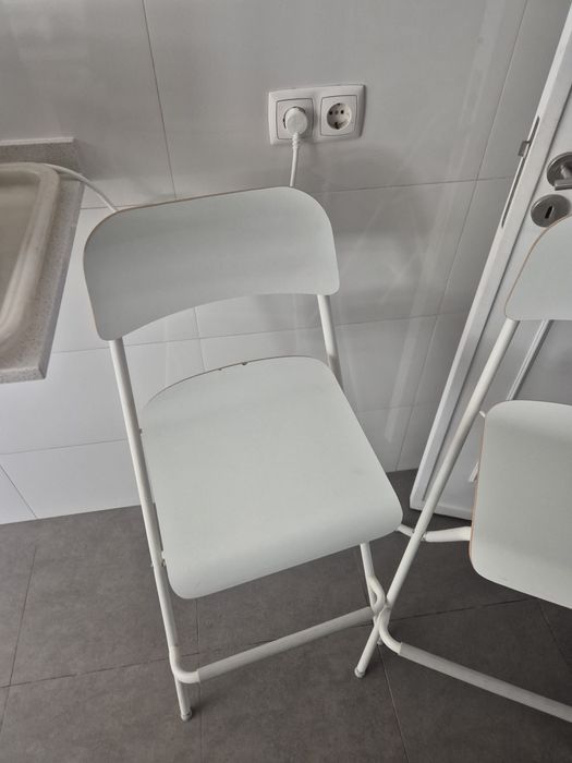 Bancos Altos de Cozinha com Encosto