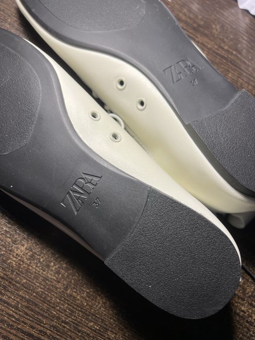 Шкіряні балетки Zara