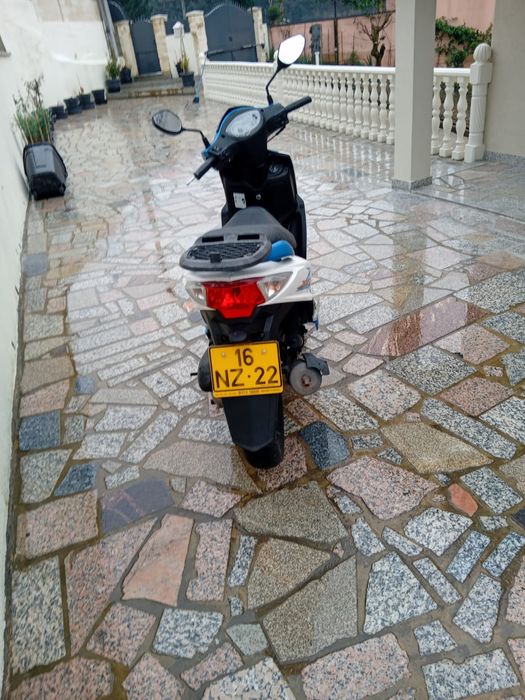 Vendo  Scooter bom estado