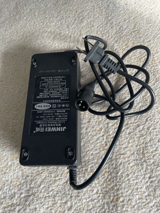 Carregador JINWEI 48V e 2A