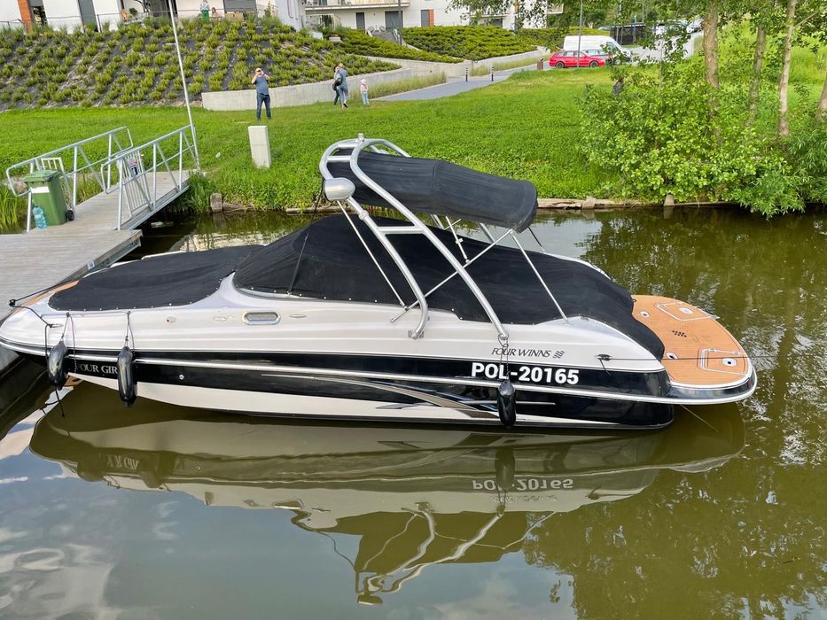 Jacht motorowy FOUR WINNS 244  STAN BDB przyczepka w zestawie
