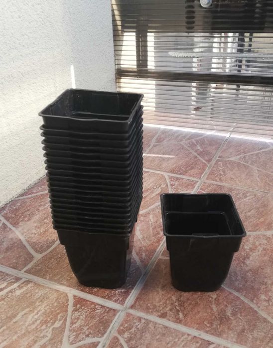 100szt Doniczki produkcyjne do rozsad sadzonek kwadratowe 9x9x9cm P9