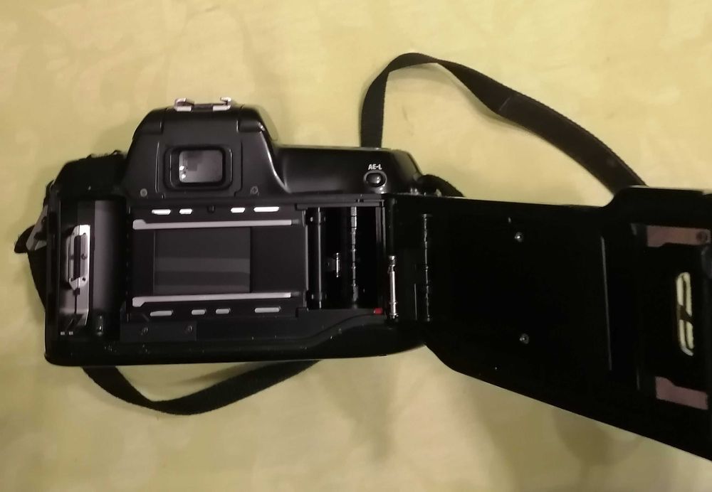 Câmara Fotográfica Analógica Reflex Nikon F50