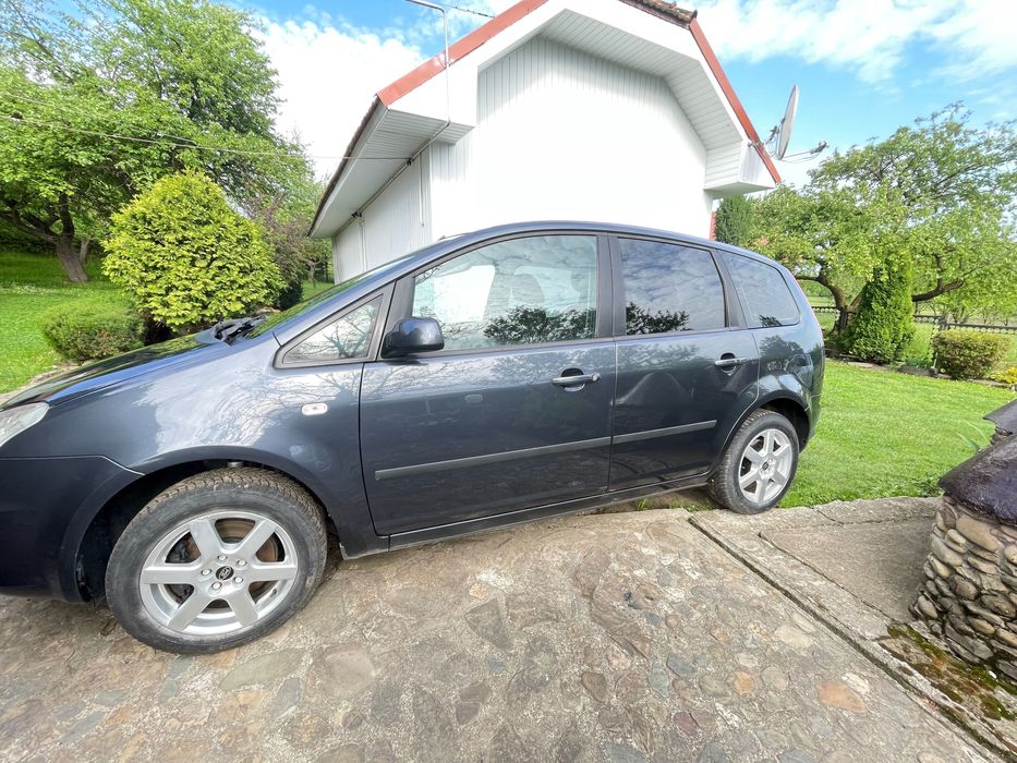 Автомобіль Ford C-Max