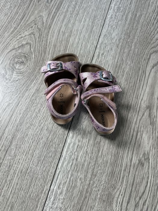 Sandałki dziecięce Geox r. 24 różowe – bardzo dobry stan