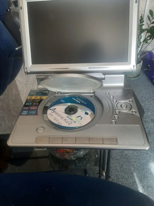 Продам плеєр dvd mpeg 4