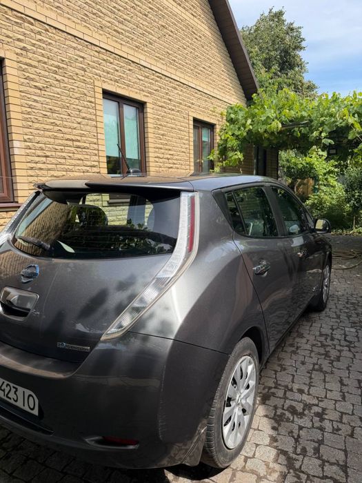 Продам Nissan Leaf 2017