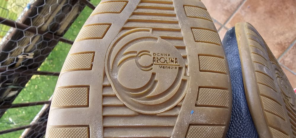 Buty damskie Donna Carolina rozmiar 40½ wkładka 25,8cm stan bardzo dob