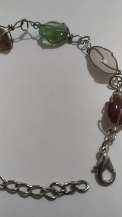 Браслет та сережки з натурального каміння гранат .