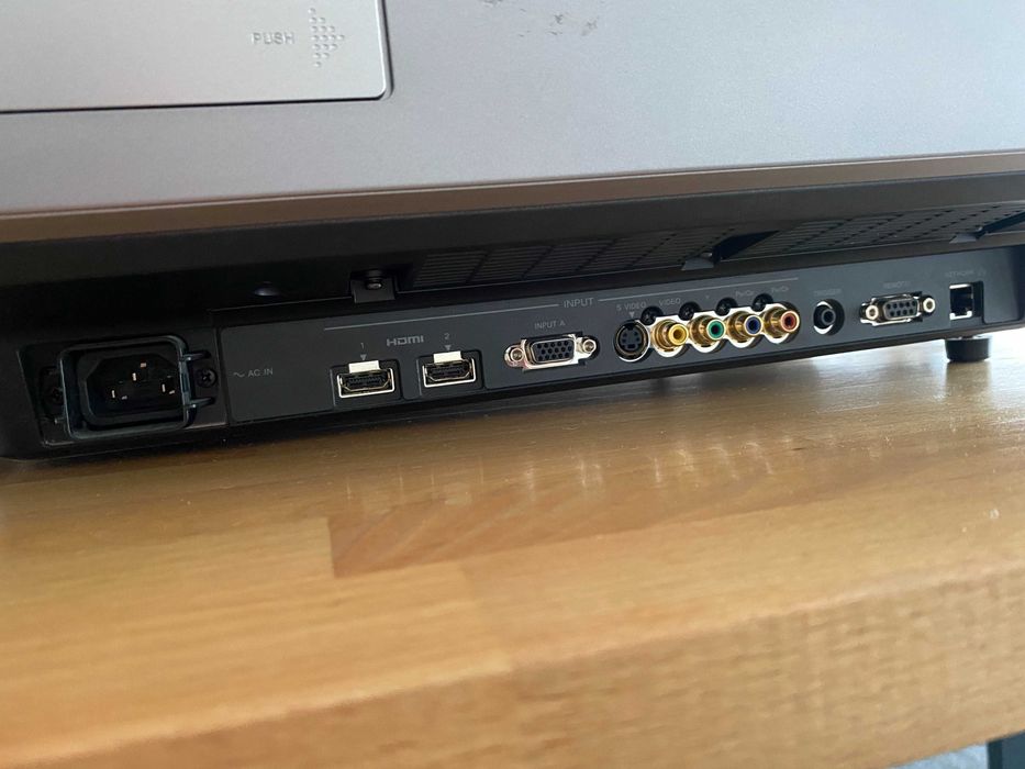Projektor Sony Bravia VPL-VW200