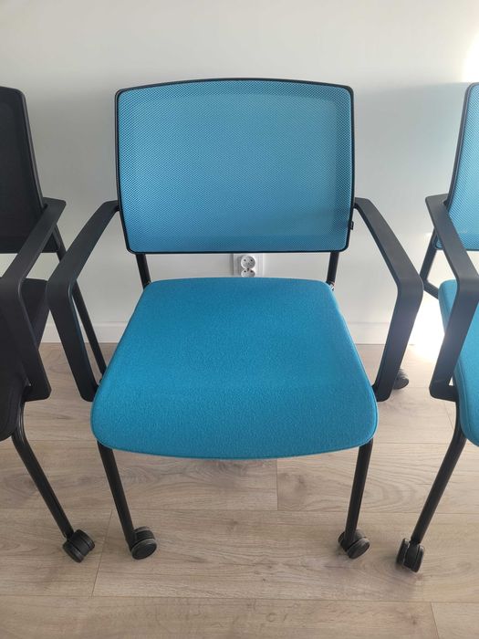 Zestaw krzeseł konferencyjnych MDD GAYA – 6 szt., stan IDEALNY!!!