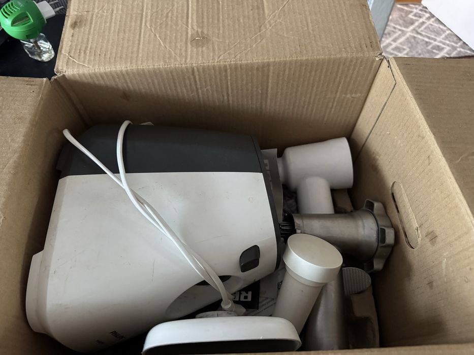 Мясорубка електрична philips