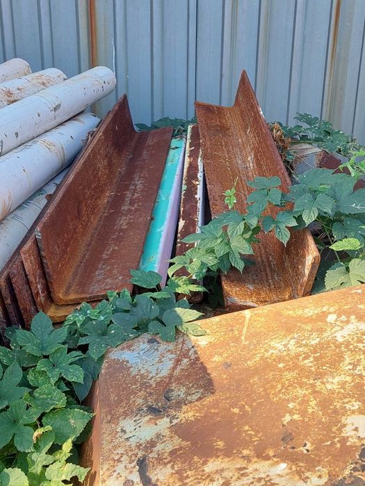 Продам металопрокат, діловий метал б/в: труби, кутки, швелера.