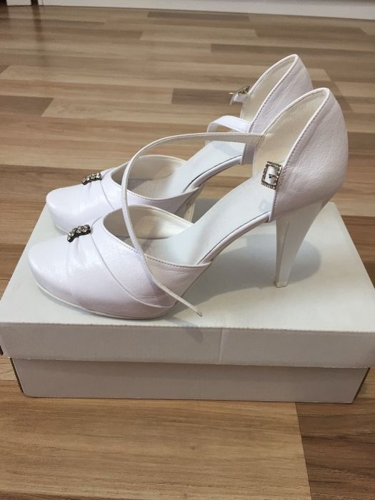 Buty ślubne rozm.38