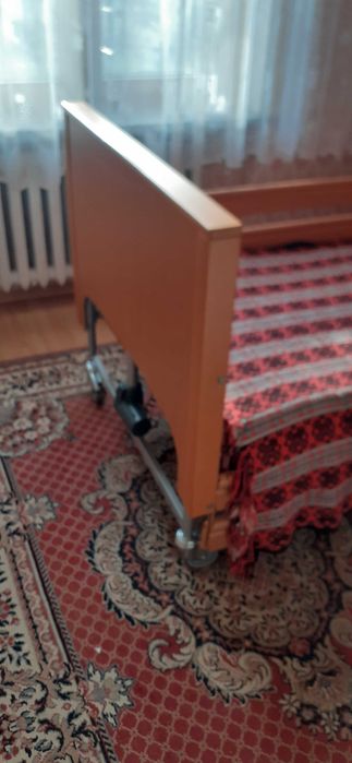 sprzedam łóżko rehabilitacyjne elektryczne z materacem