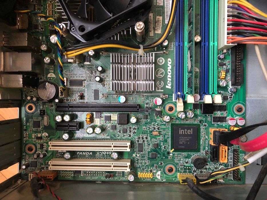 Komputer stacjonarny Lenovo , Windows 11 Pro , RAM 16GB , dysk SSD