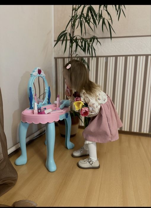 РОЗПРОДАЖ іграшок! Трюмо, ляльки, будиночок для ляльок