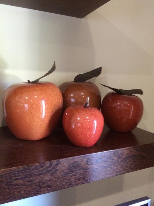 Jarra , macas decorativas