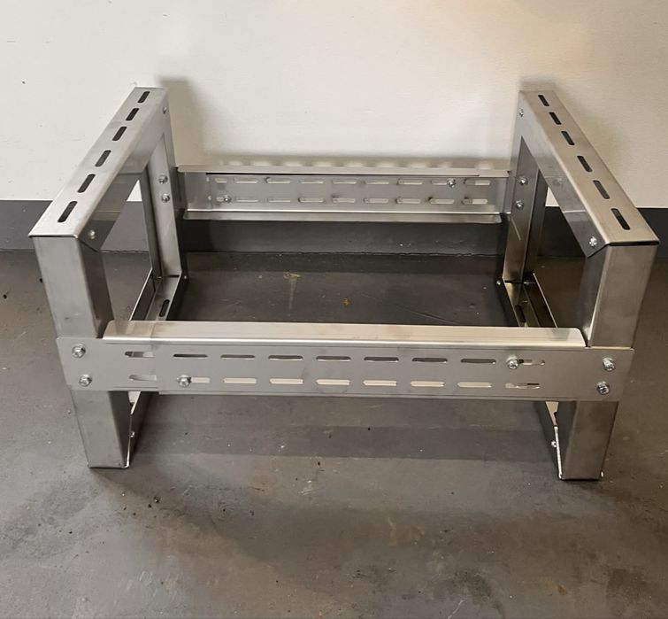 Regulowany stojak pod pompę ciepła ze stali nierdzewnej