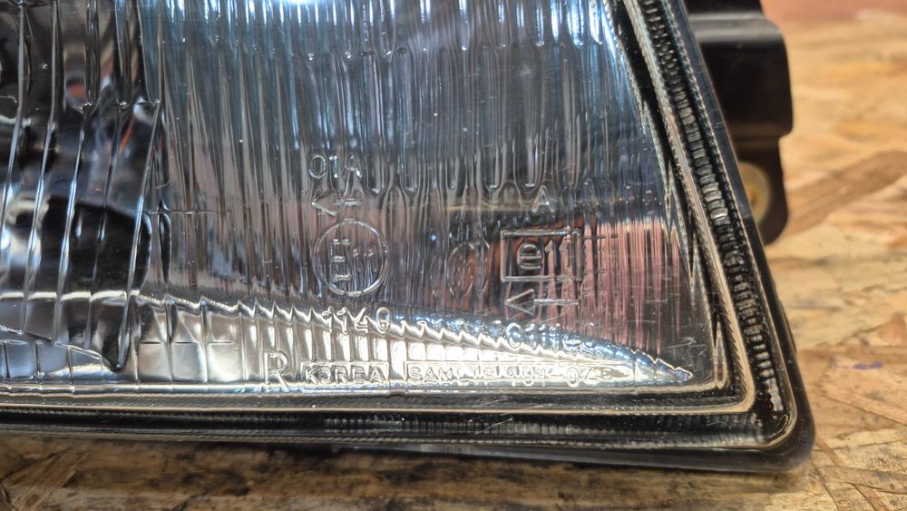 Ótica/Farol Direito ORIGINAL HYUNDAY PONY 1975 até 1994 ref92102.24360