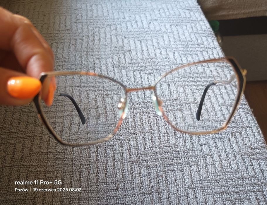 Okulary progresywne z nakładka przeciwsłoneczną