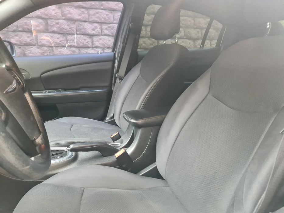 Продам свіжу автівку Крайслер 200 2014 року