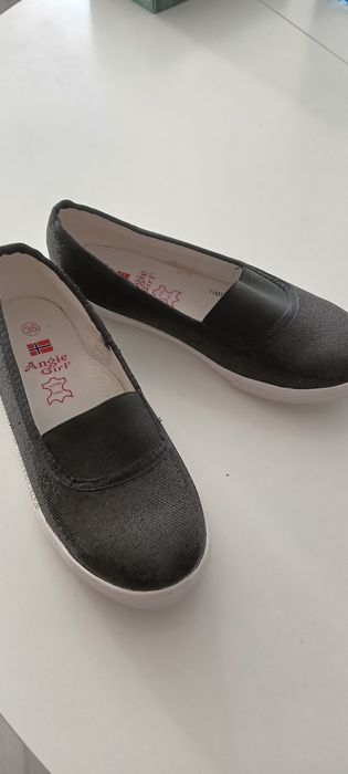 Nowe baletki półbuty 35