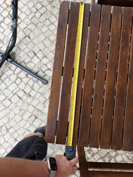 Mesa madeira e quatro cadeiras para  exterior