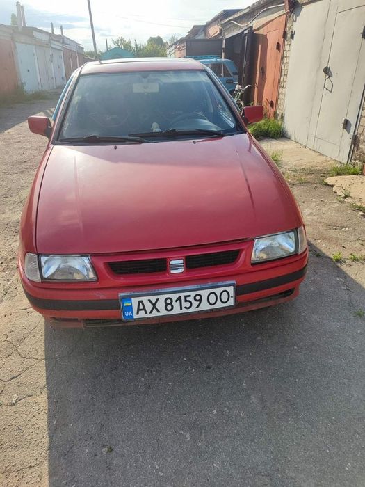 Продам  машину  SEAT