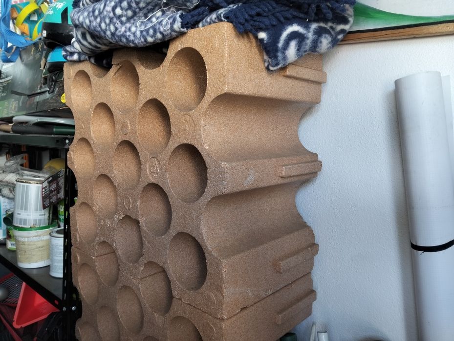 Black Friday: garrafeira de esferovite