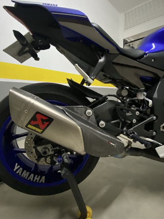 Yamaha R1   cp4
