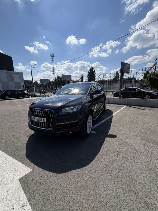 Продам машину  Audi Q7
