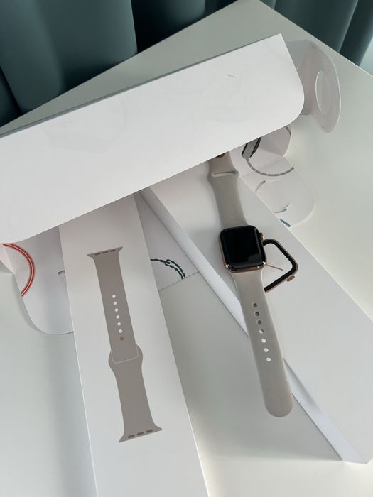 Apple Watch 4 series 40 mm жіночі як нові