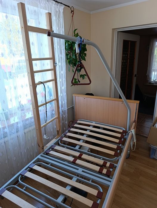 Łóżko rehabilitacyjne -elektryczne