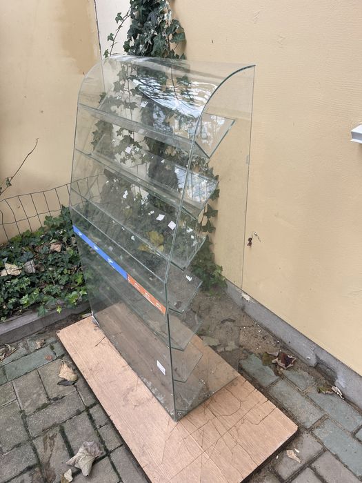 Продам торгівельну вітрину