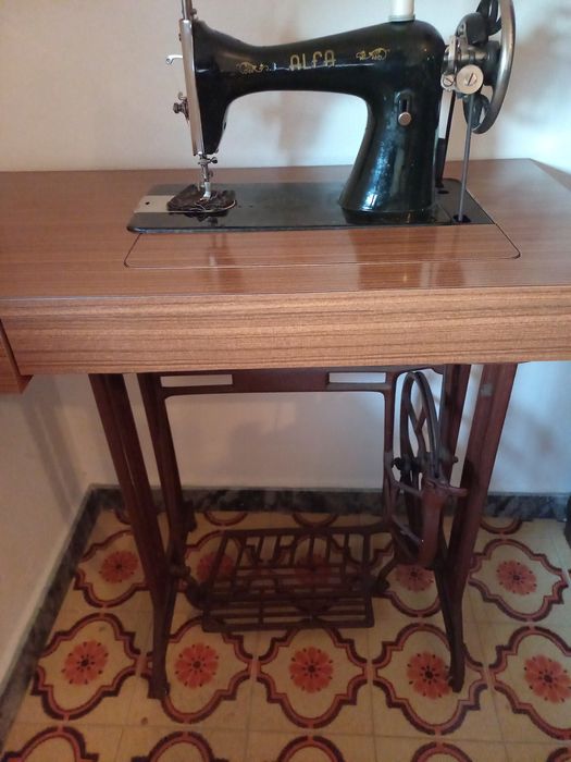 Máquina de costura antiga