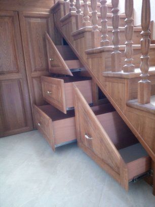 Сходи з дерева на метало каркасі