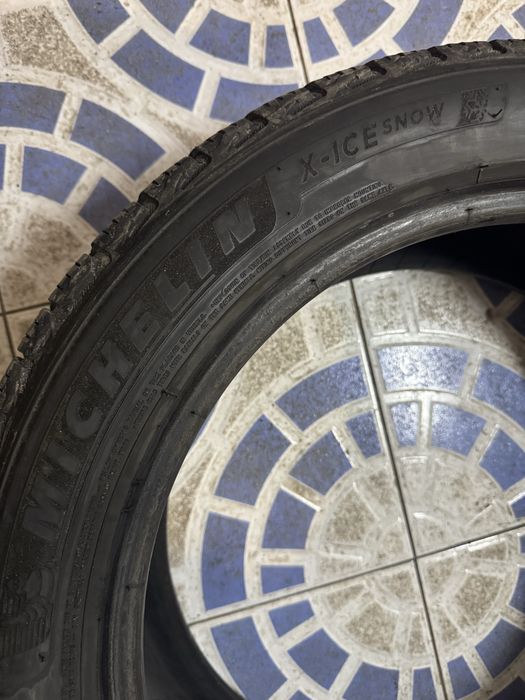 Зимова резина Michelin x-ice snow 255/45 R19