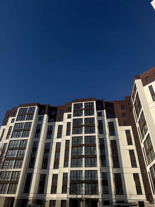 Продаж видової 3кім квартири біля озера, переоформлення в подарунок_AI